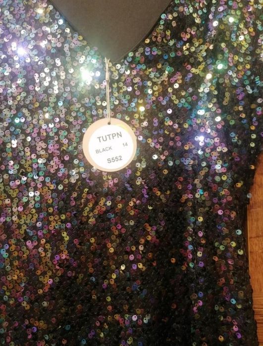 Шикарное вечернее платье