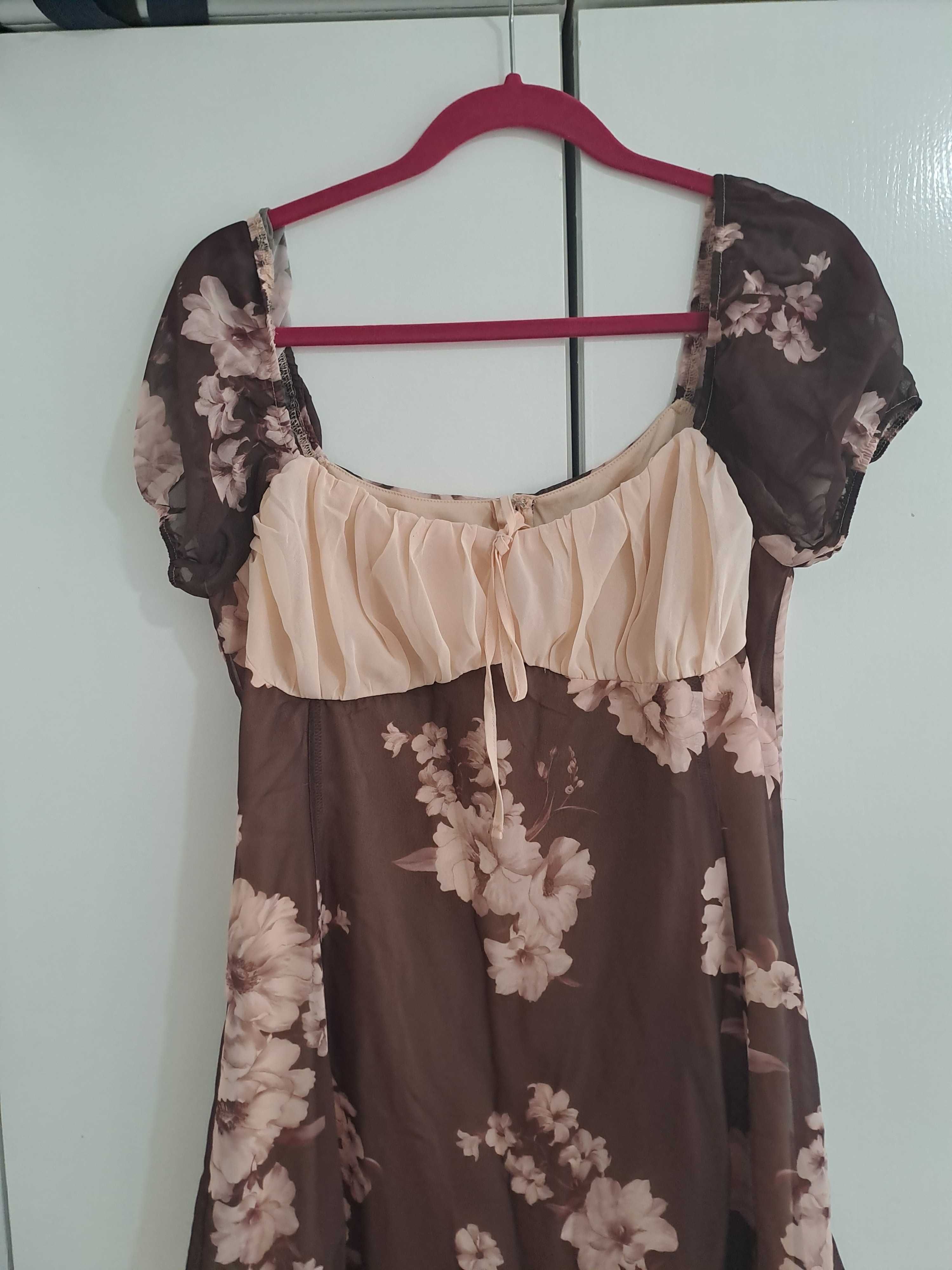 Sukienka mini w stylu babydoll