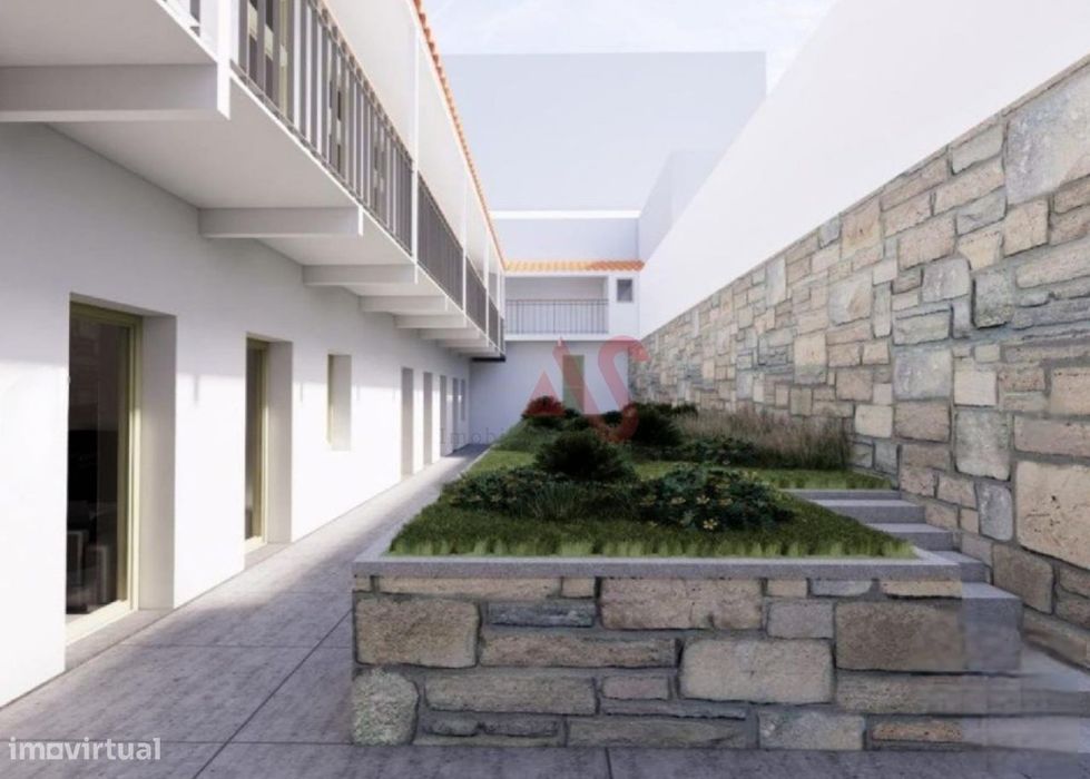 Apartamento T1 com Mezzanine – Em frente à Estação das Devesas, Vila N