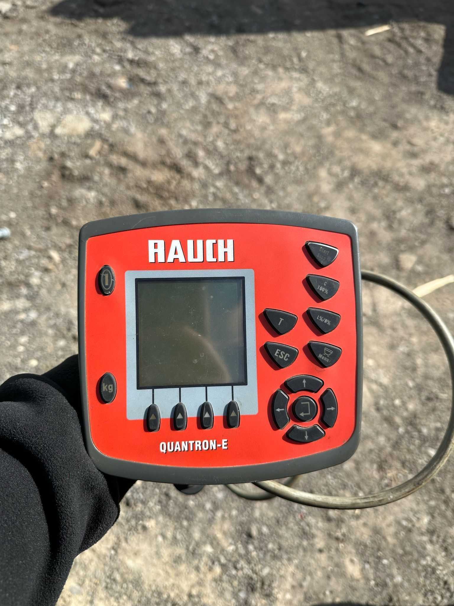 Rozsiewacz Rauch Kuhn Axis 40.1 W waga komputer