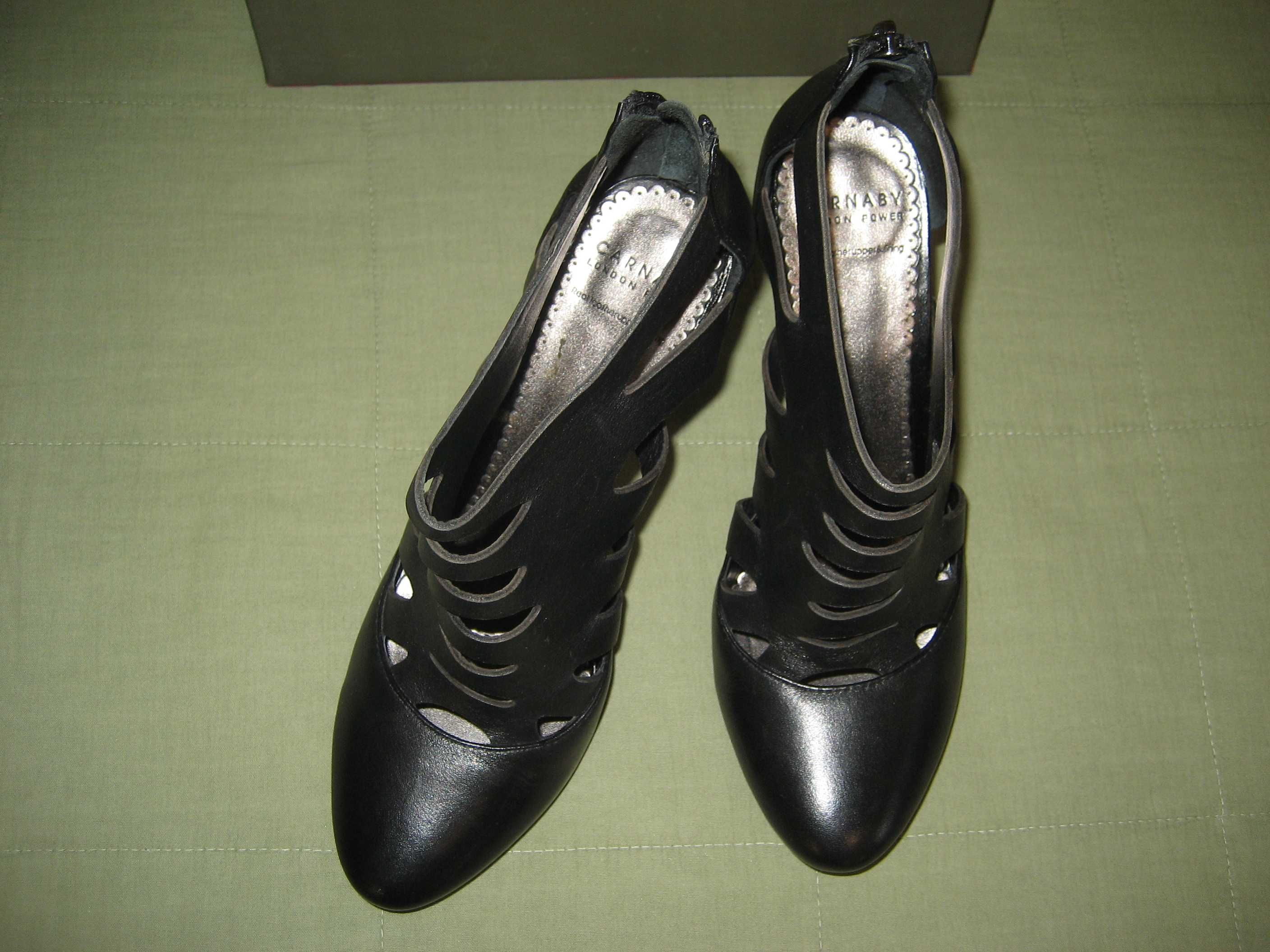 Туфли - ботильоны CARNABY стильные в очень хорошем состоянии.