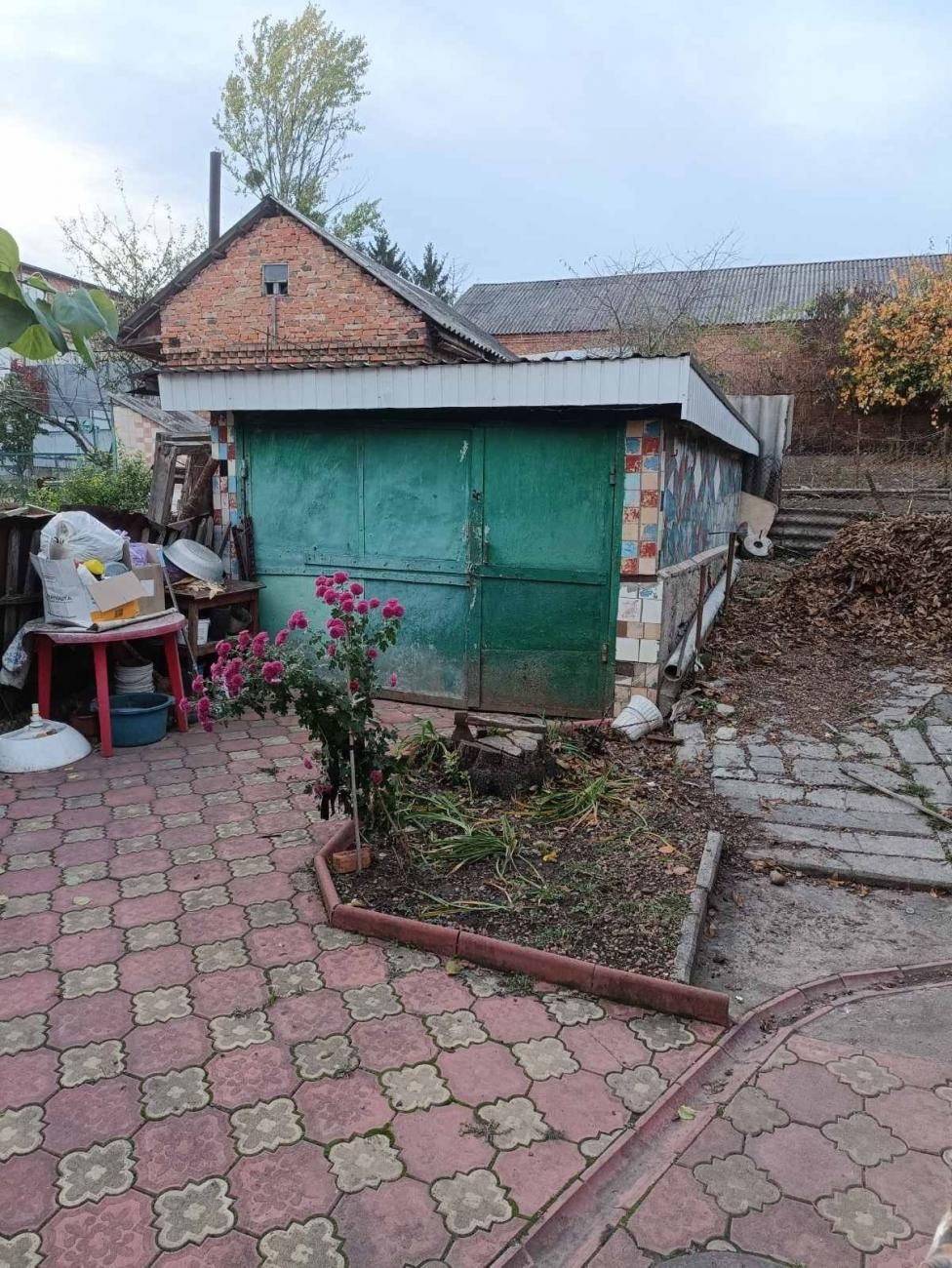"Продаж будинку в Хмельницькому з усіма зручностями"