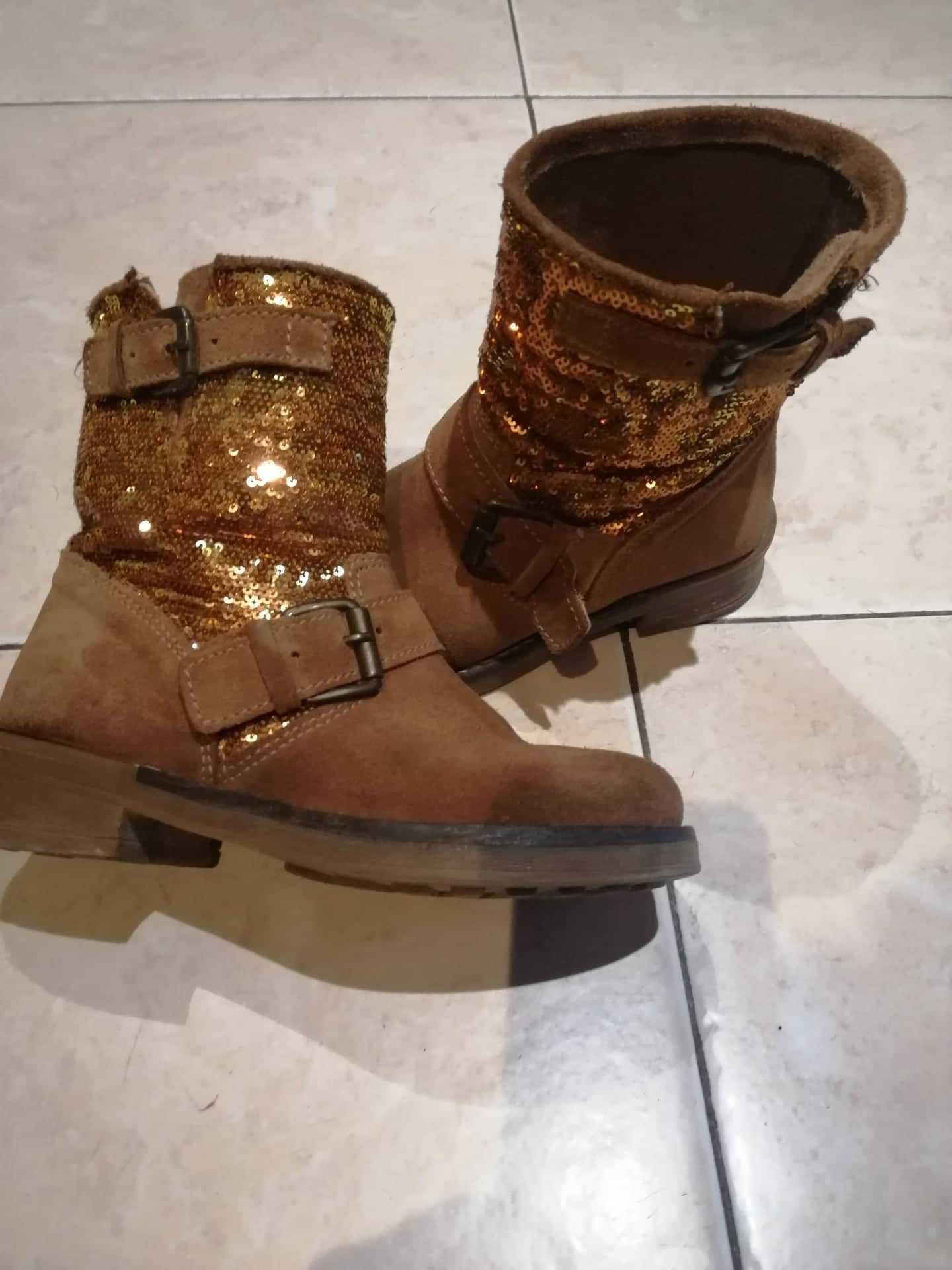 Botas camel tamanho 35