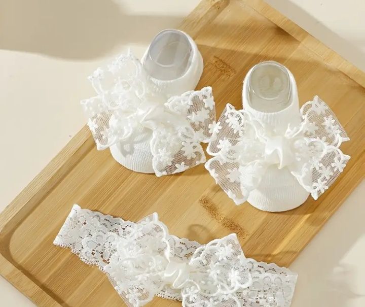 Zestaw buciki i opaska dla dziewczynki