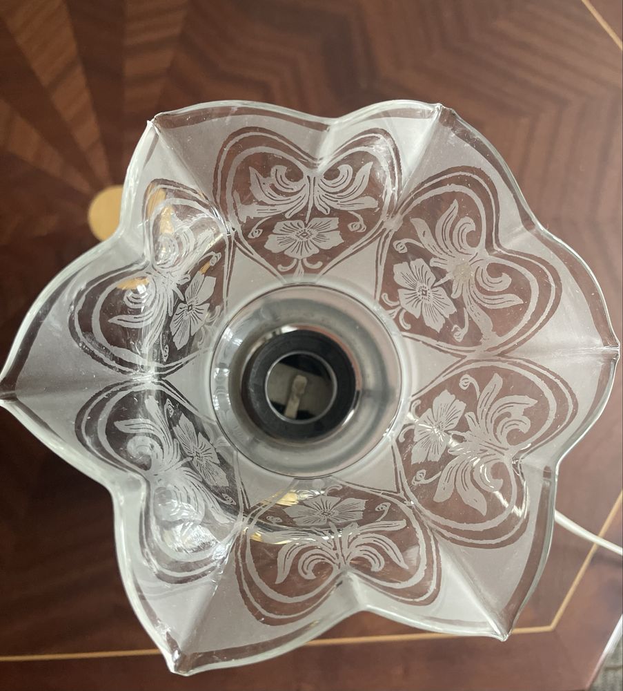 Stara porcelanowa lampka
