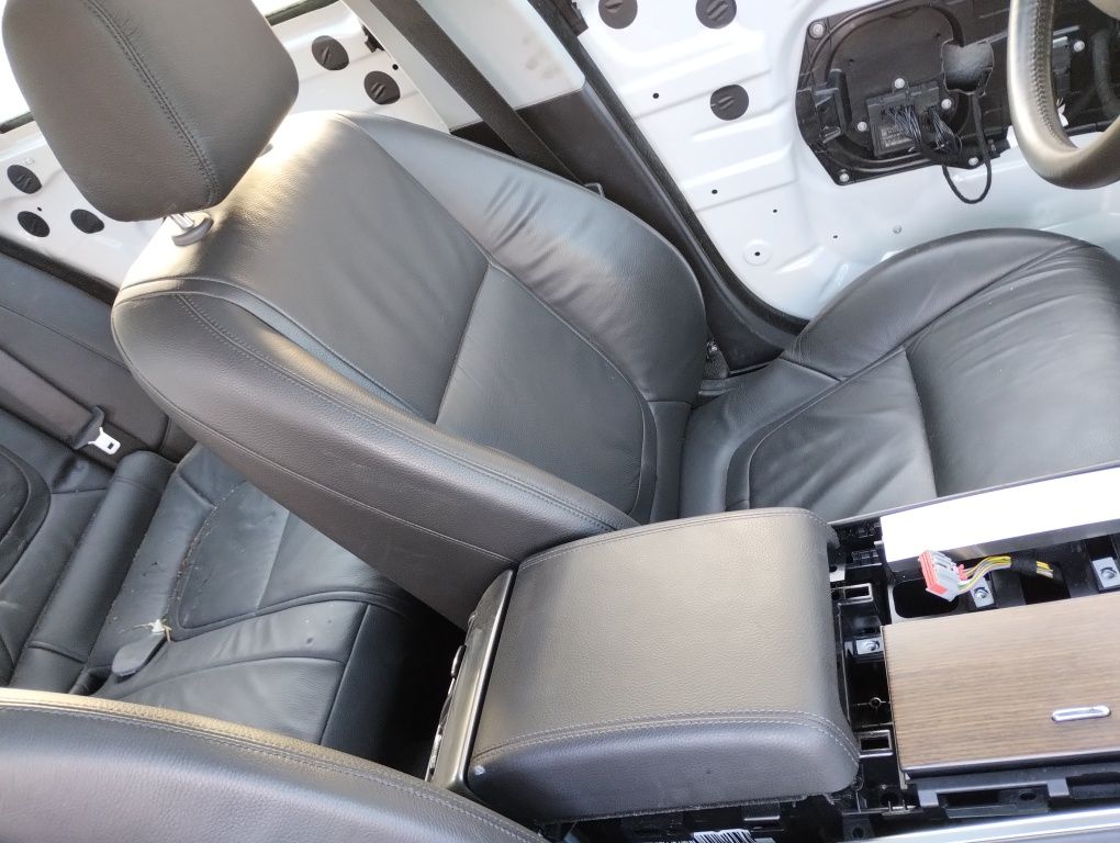 Jaguar xf x250 sedan lift Euro USA fotele wnętrze kanapa skóra tapicer