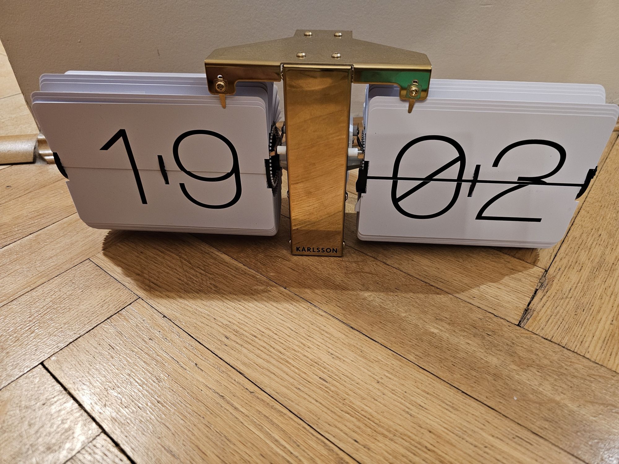 Karlsson Flip Clock No Case Stand Gold zegar Present Time Karlson 36cm