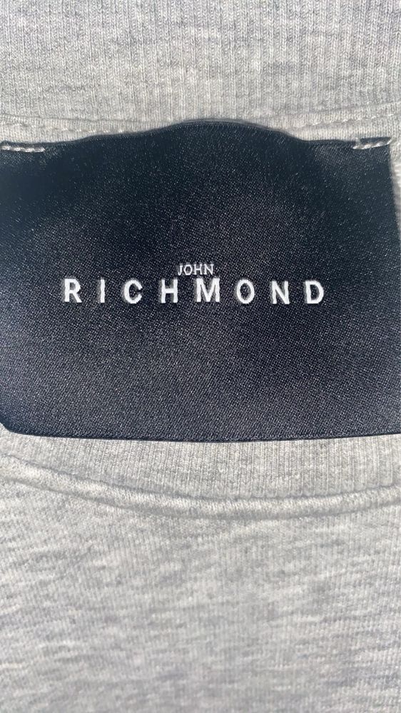 Bluza z firmy Richmond.