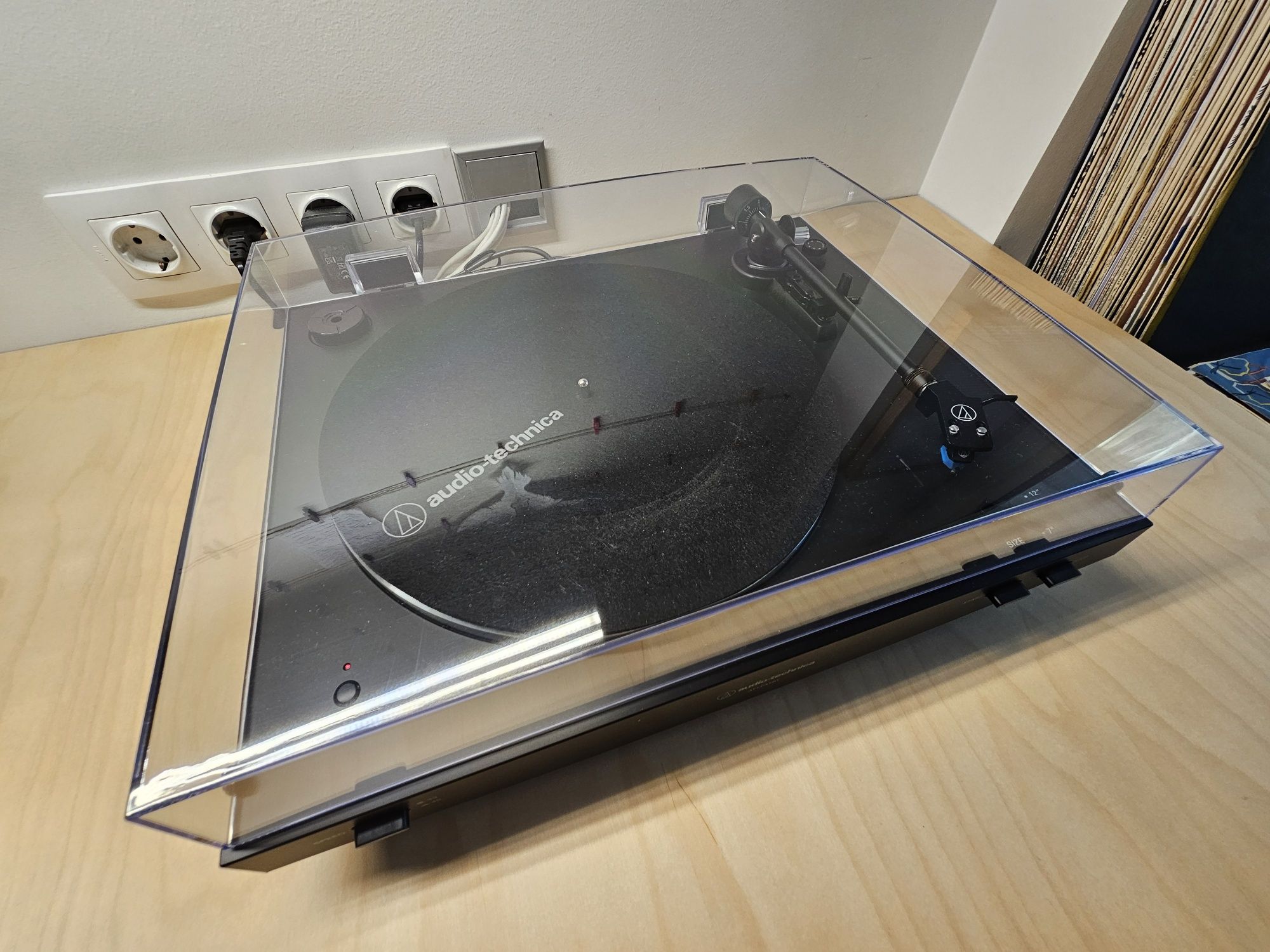 Програвач вінілу Audio-Technica AT-LP3XBT (чек, гарантія) + платівка