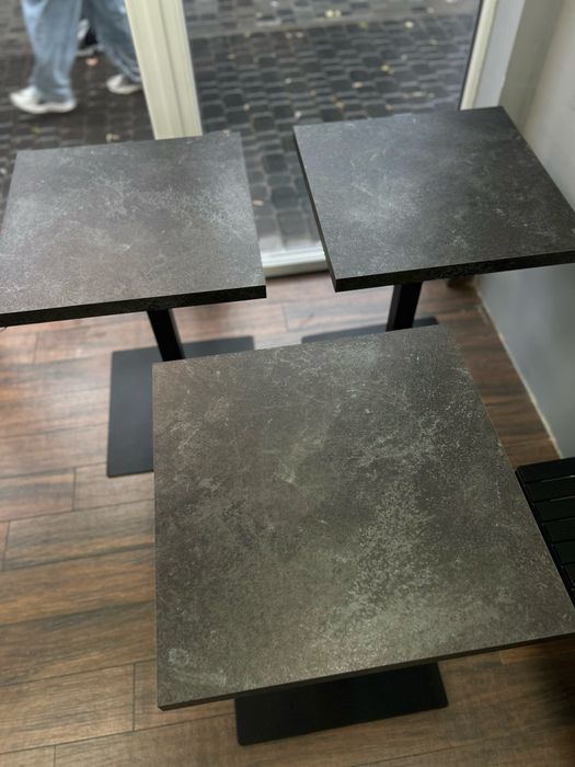 Столи на металевій ніжці гарні