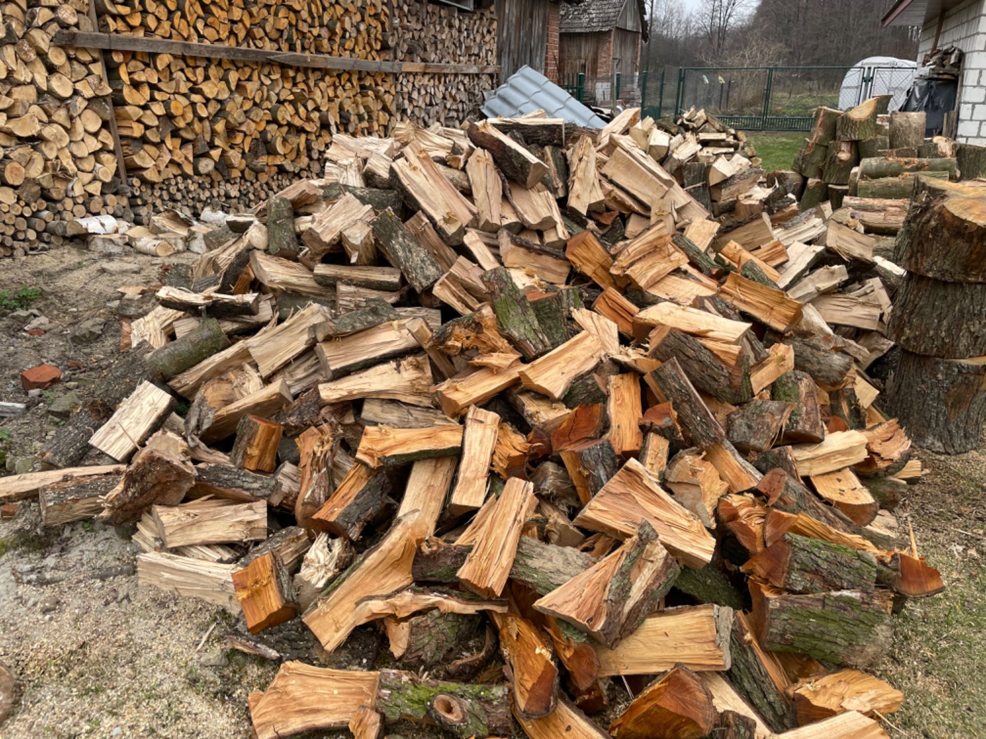 Sprzedam drewno opałowe .