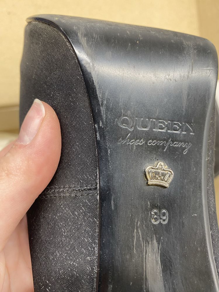 Продам туфли Queen 39p (на 39-39,5р)