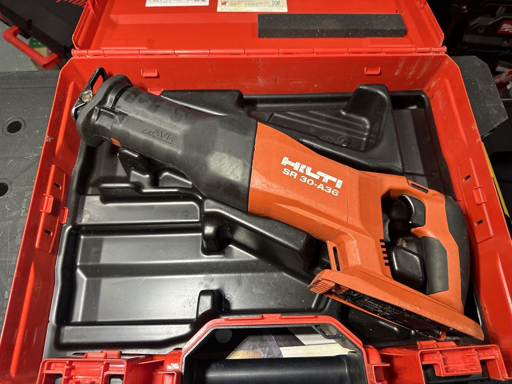 Безщіткова шабельна Hilti SR 30 A 36 Hilti WSR AVR Сабельная пила