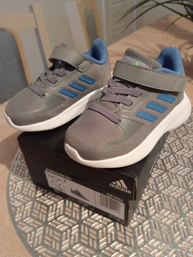 Buty chłopięce adidas 21