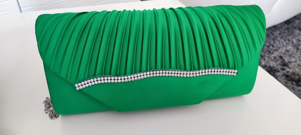 Conjunto de sapatos e carteira verde de cerimónia