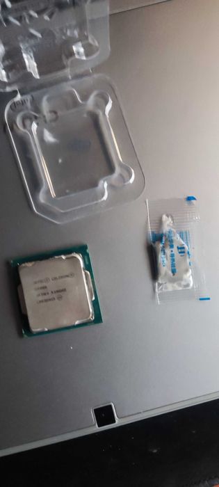 Processadores i3-6100 / G4900 / T5500 / T2250 / M380 / PIII 1Ghz