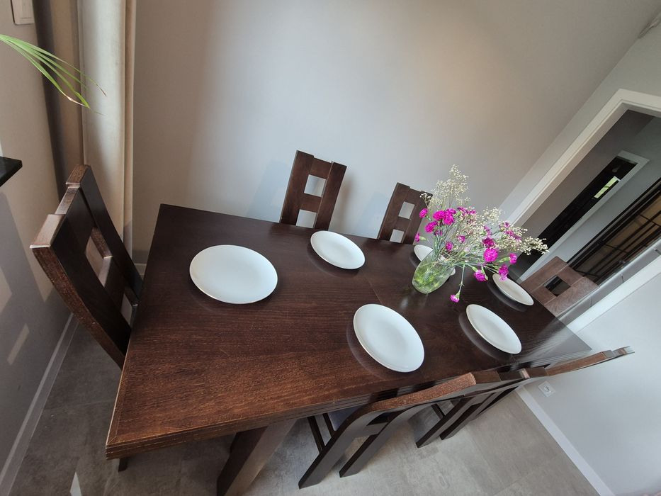 Duży stół rozkładany + 6 krzeseł