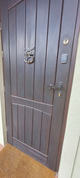 Kpl drzwi wejściowe drewniane oraz brama garażowa
