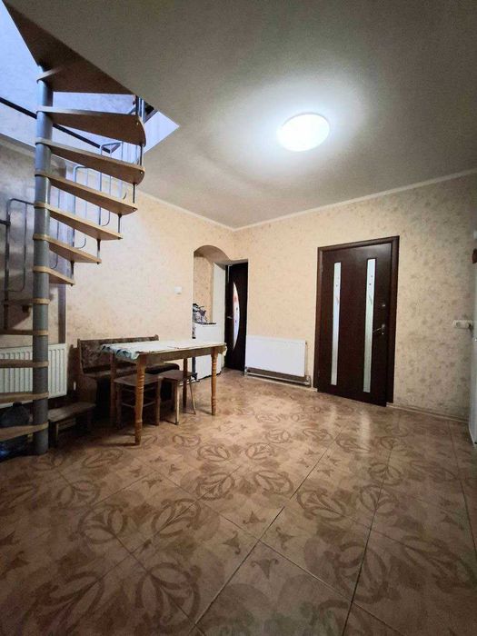 Продам квартиру з розстрочкою вПересипьському районі!