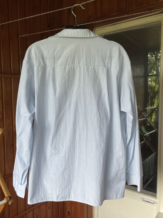Блакитна рубашка в смужку