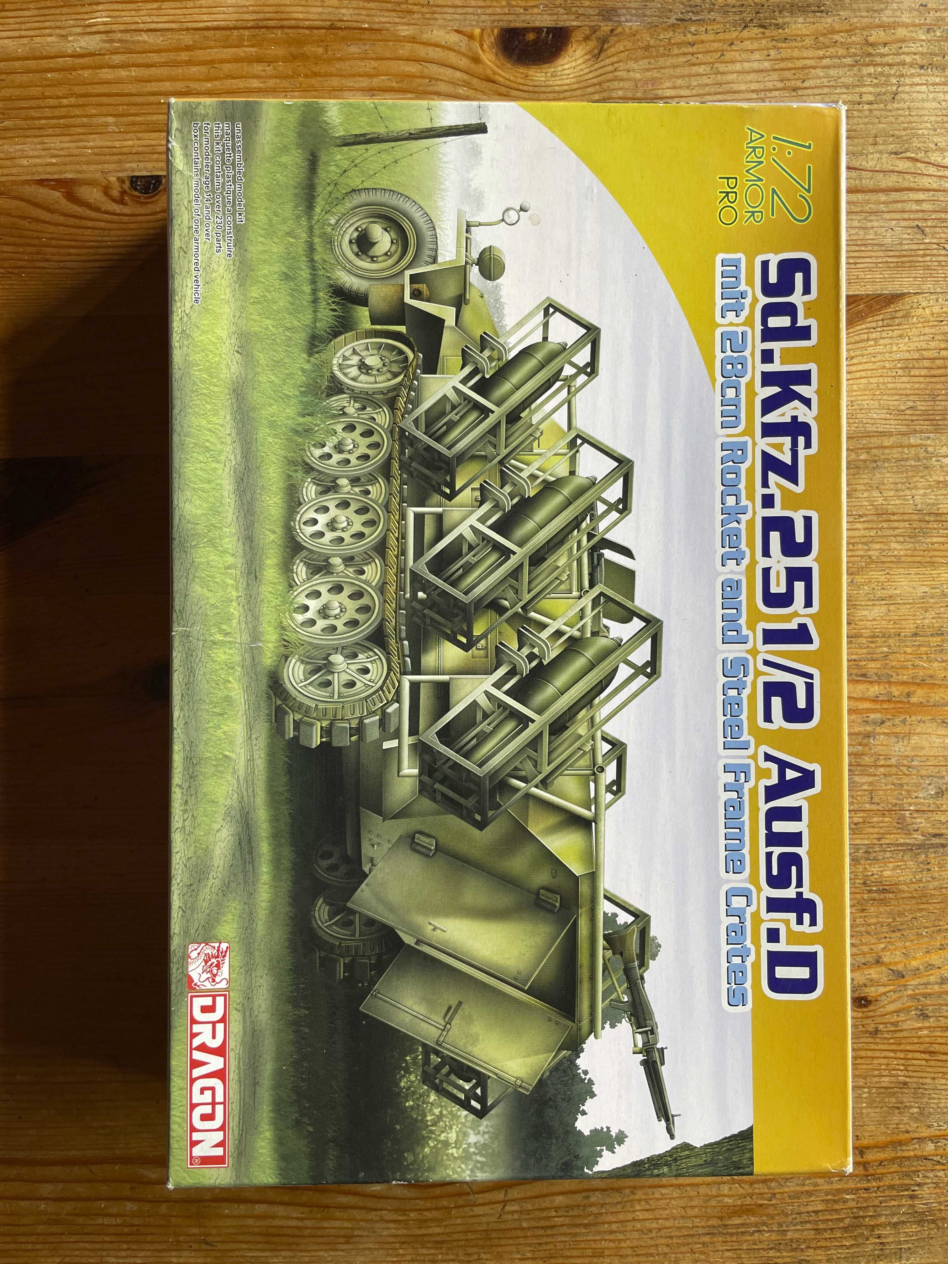 Dragon 7348 Sd.Kfz.251/2 Ausf.D mit 28cm Rocket 1:72 model