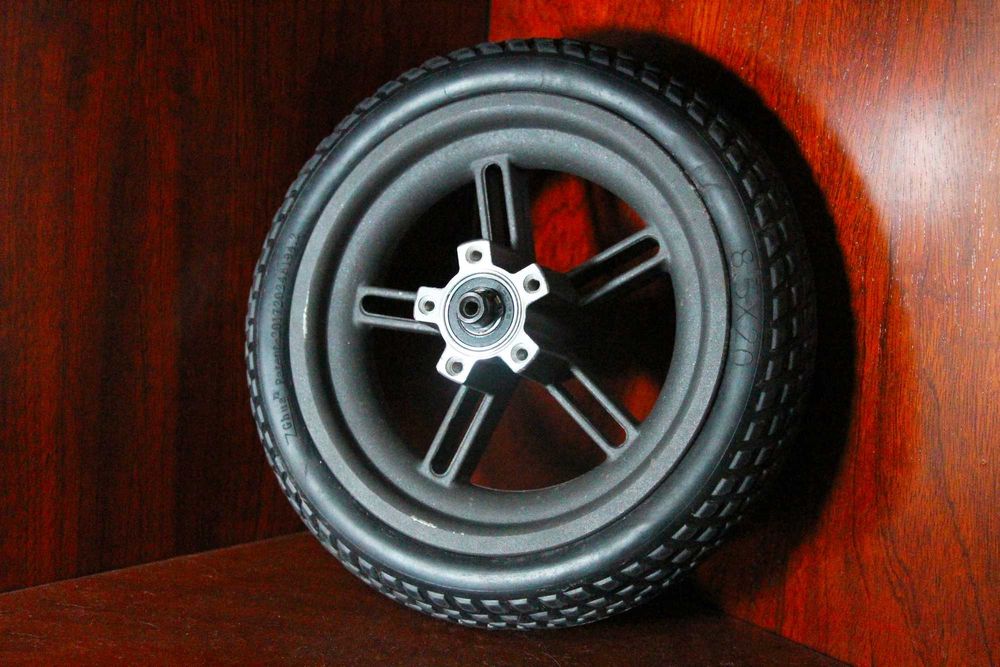 Запасное колесо, литая покрышка 8x1/2*2 Xiaomi Mijia Scooter M365 Pro