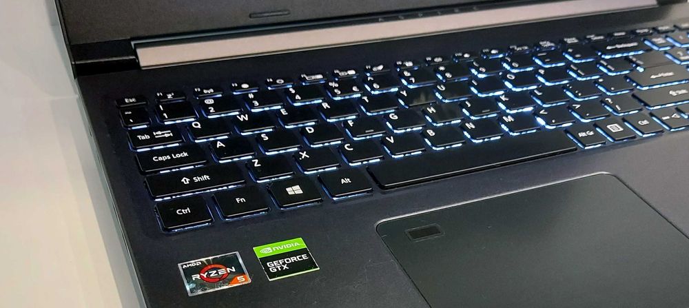 ACER Gaming =15,6" IPS= SSD1TB 20GB Ryzen5 GTX1650