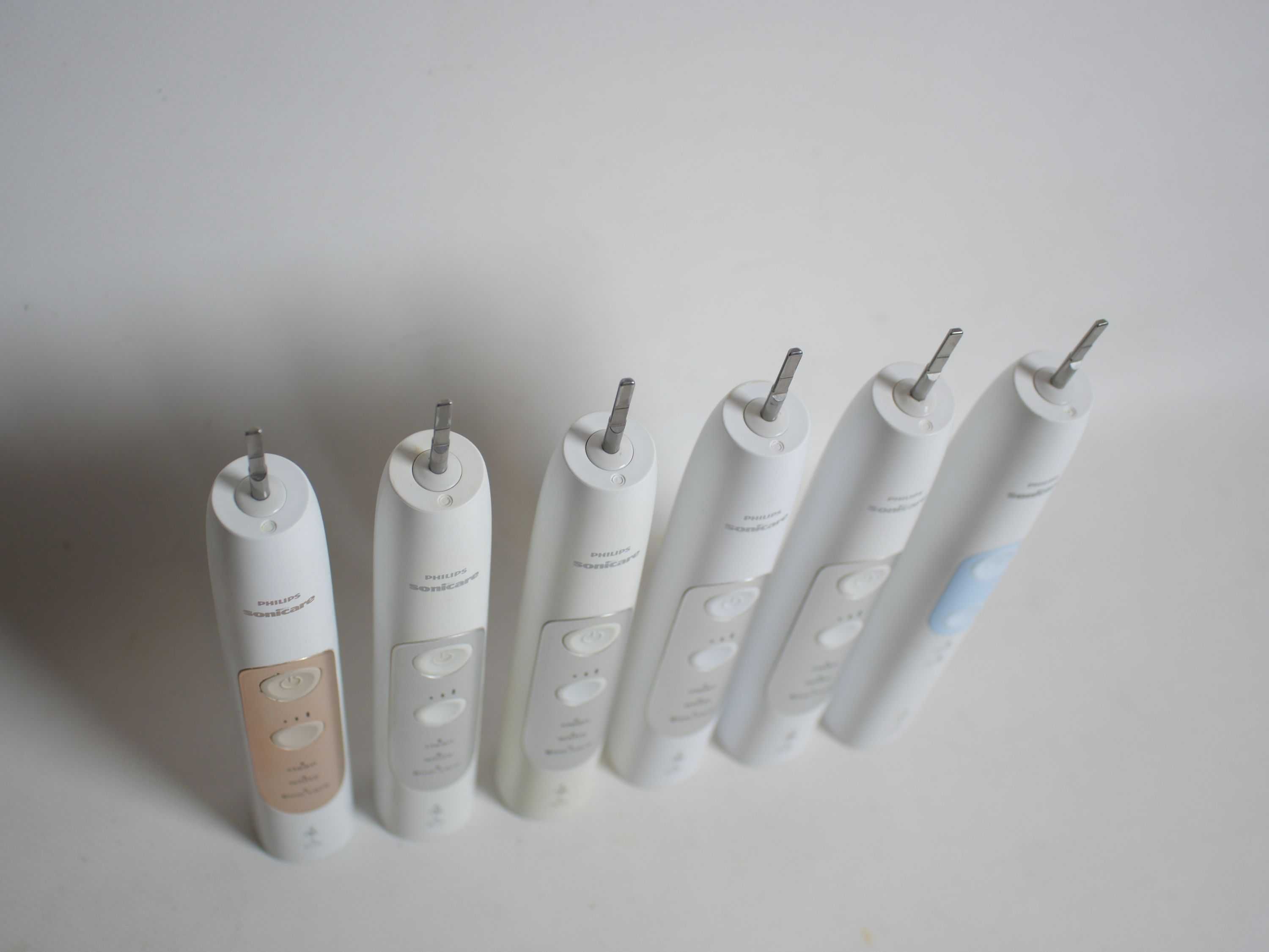 Акумуляторна зубна щітка Philips Sonicare ExpertResults 6100 HX751V