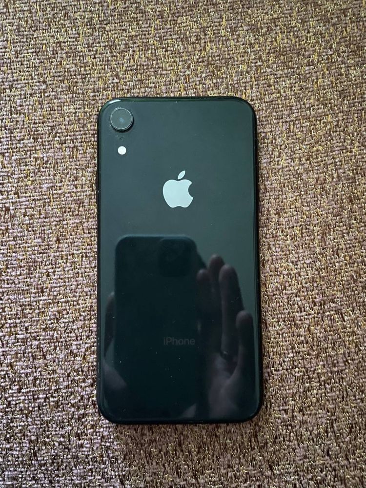 Продам iPhone XR 64gb