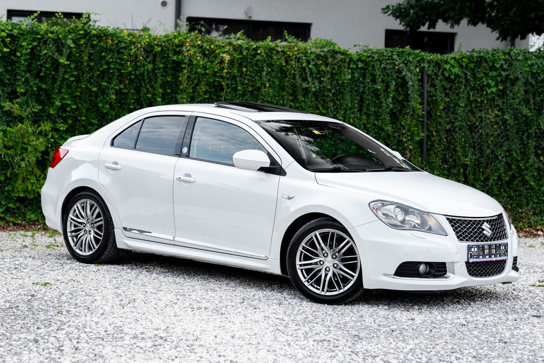 Suzuki Kizashi 2.4B 178KM 4x4 INDIGO Xenon Grz.Fotele Tempomat PDC Szyberdach