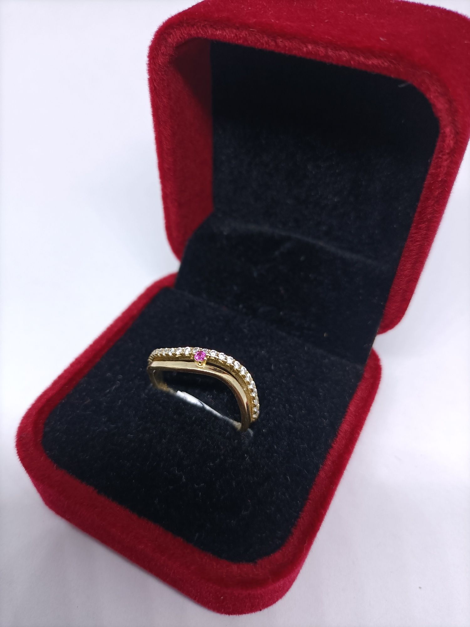 Śliczny pierścionek ze złota, złoto pr 585