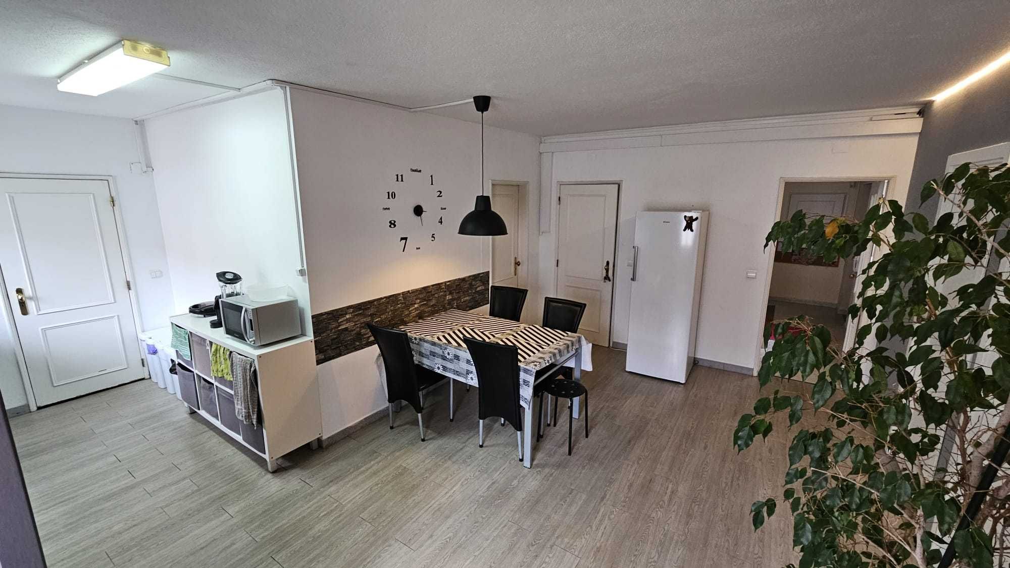 Alverca - Quarto CASAL - wc PRIV.