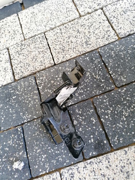 Renault Megane III 3 08- wspornik wzmocnienie błotnika prawy przód PP