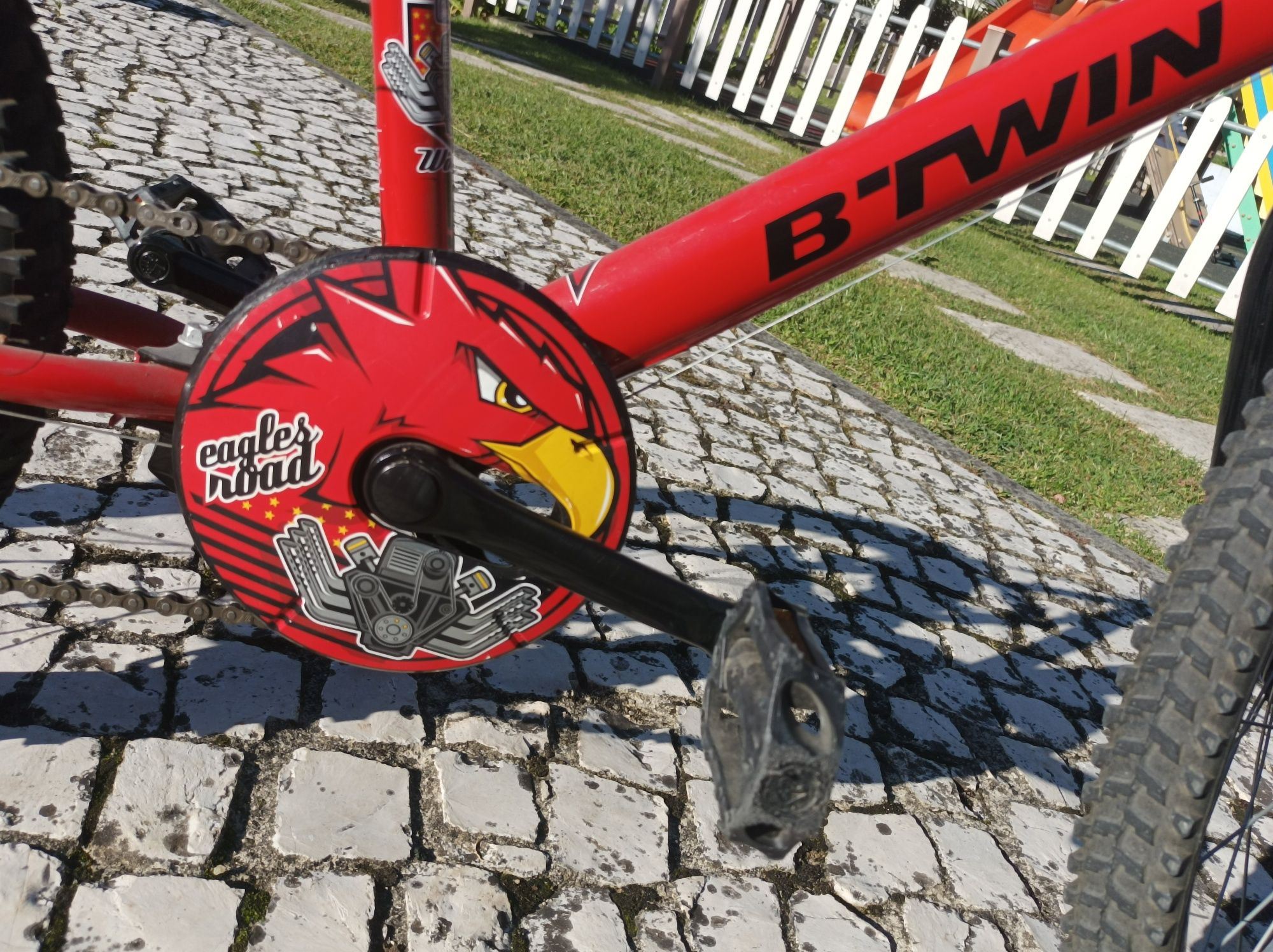 Bicicleta BTT criança 6-9 anos com descanso e protetores