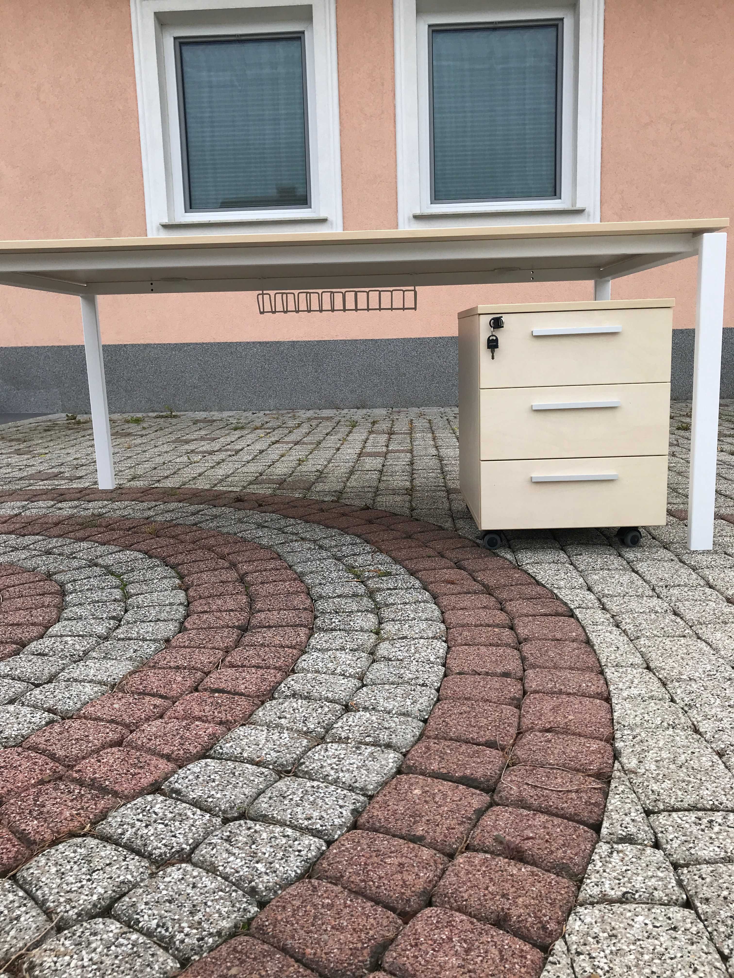 meble biurowe malo używane w bardzo dobrym stanie