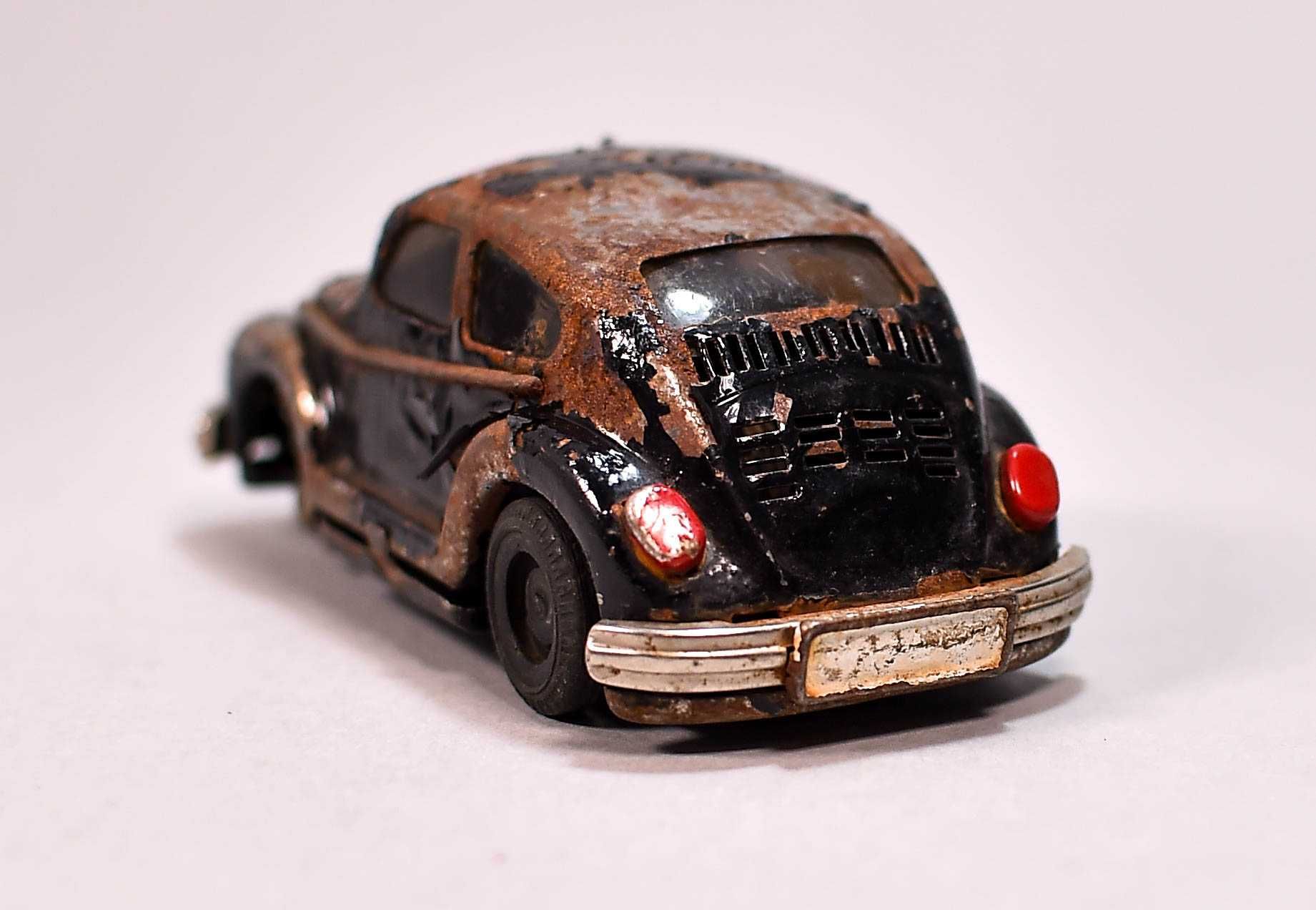 Samochodzik # Stary Metalowy Garbus VW (Brak identyfikacji)