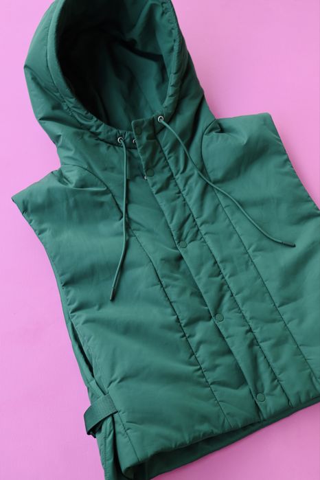 COS Zielona kamizelka