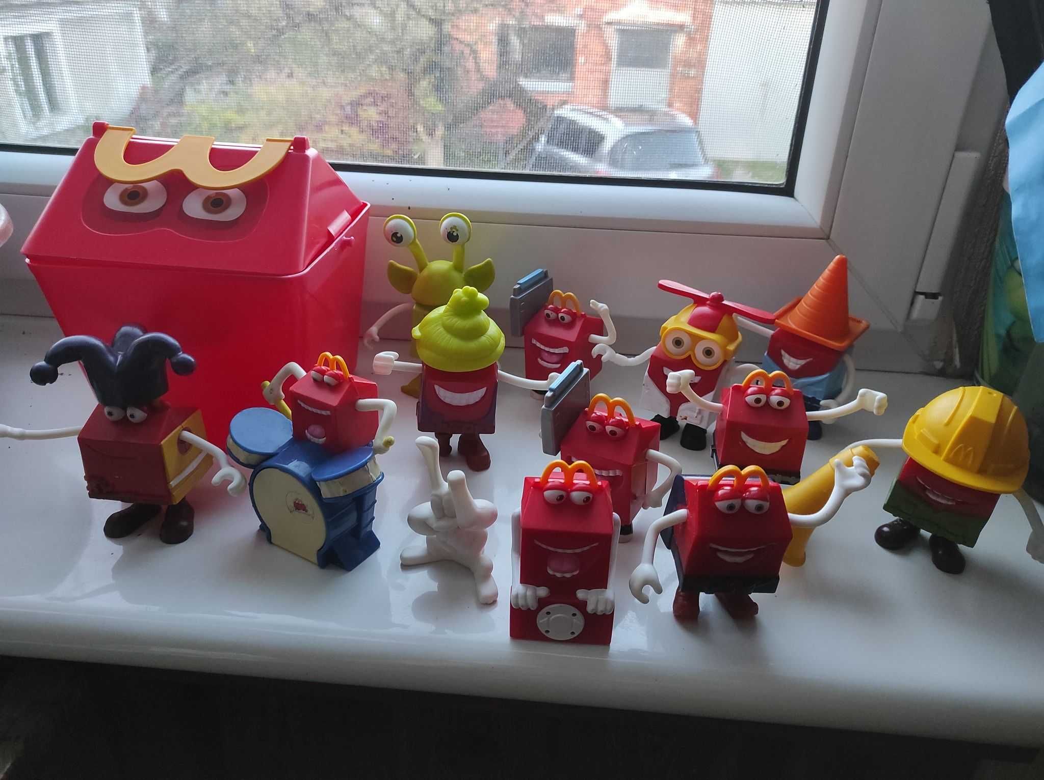 Furby kosmiczny mecz figurki mc donalds -paczuszki