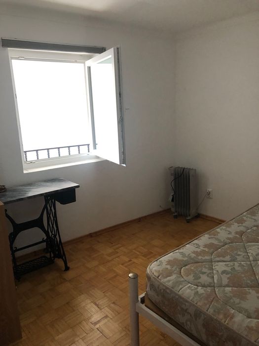 Alugo casa na Póvoa de Atalaia