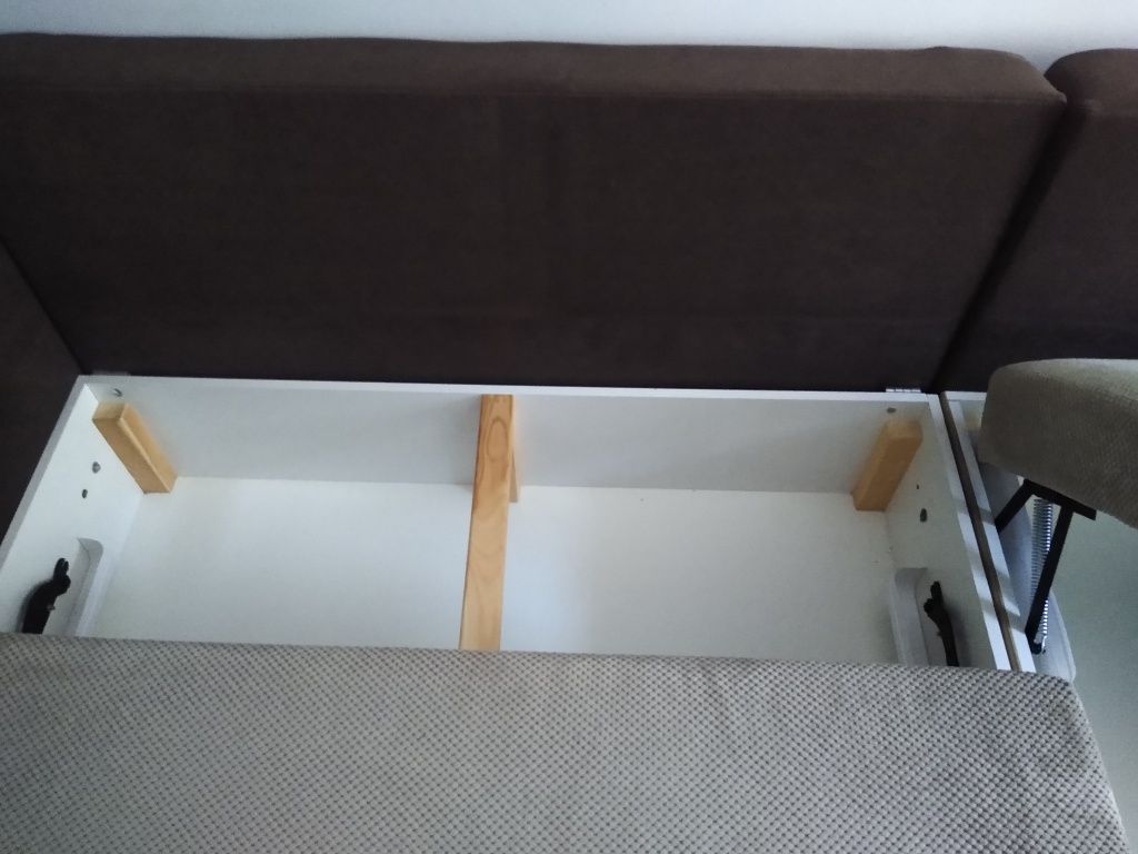 SUPER OKAZJA‼️ Mały narożnik/sofa rozkładana + 2 pojemniki na poście