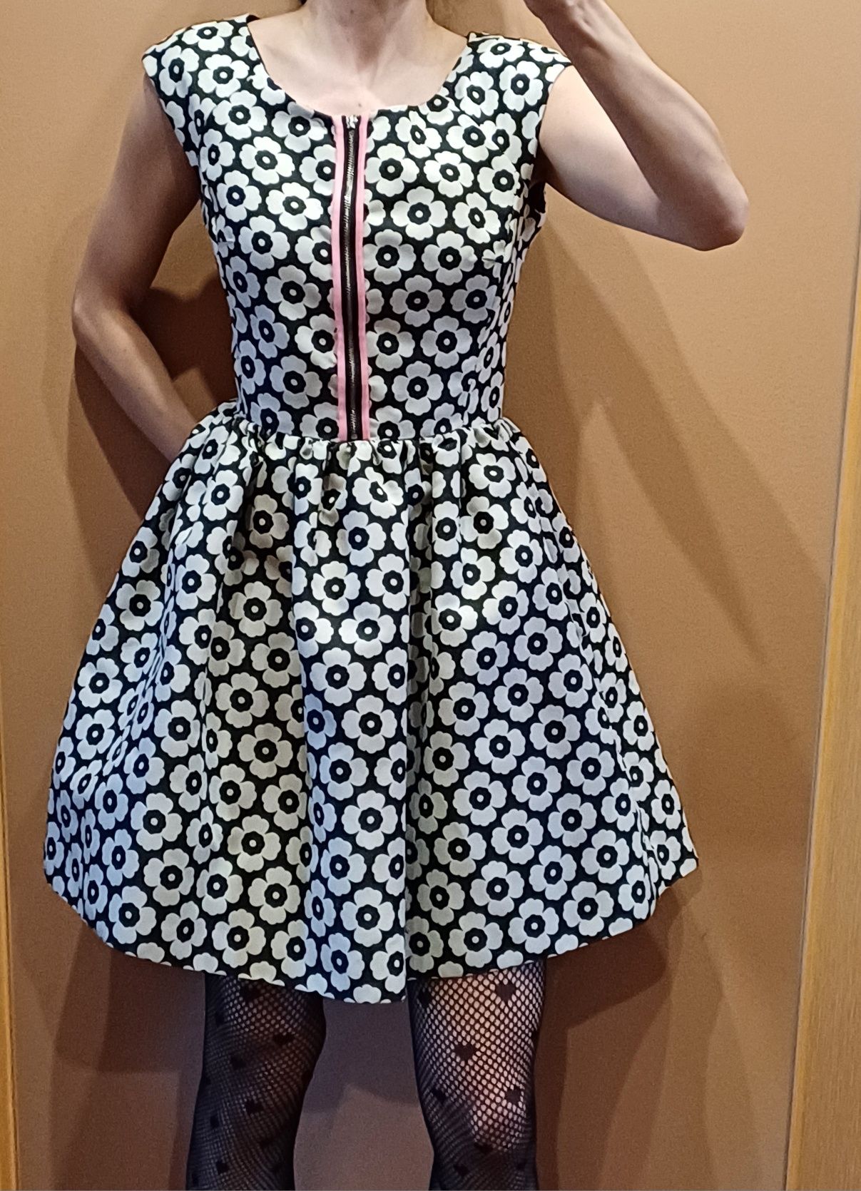 Sukienka Simple 38, w kwiaty
