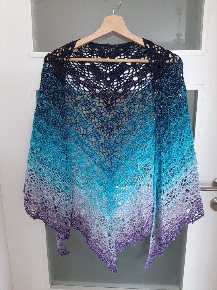 Chusta HANDMADE Sis robiona na szydełku