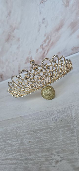 Корона діадема, обруч принцессы с камнями, прикраса на голову, тіара.