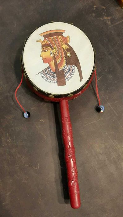 Даф, або барабан-тріскачка або барабан з кульками