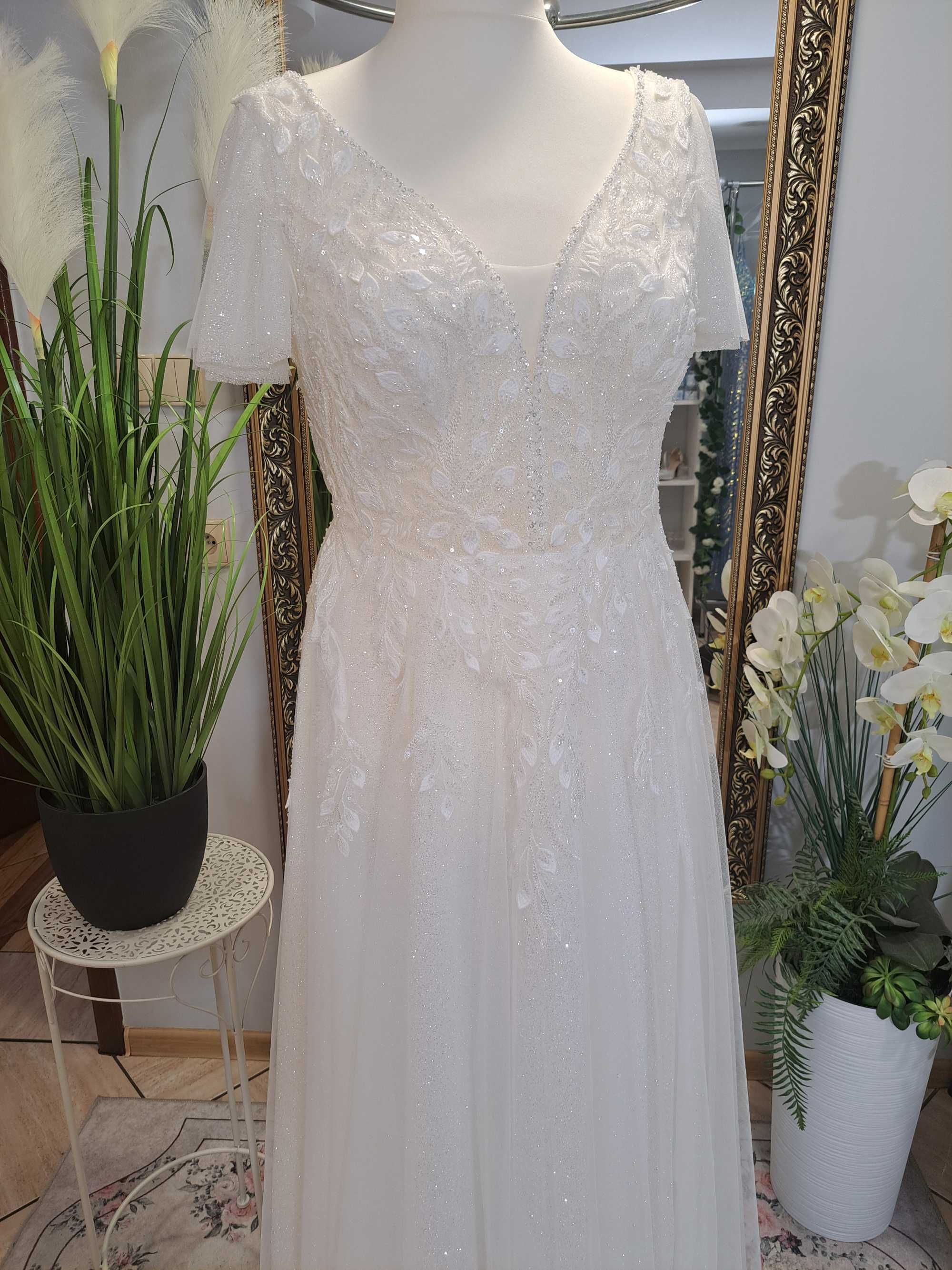 Piękna suknia ślubna plus size