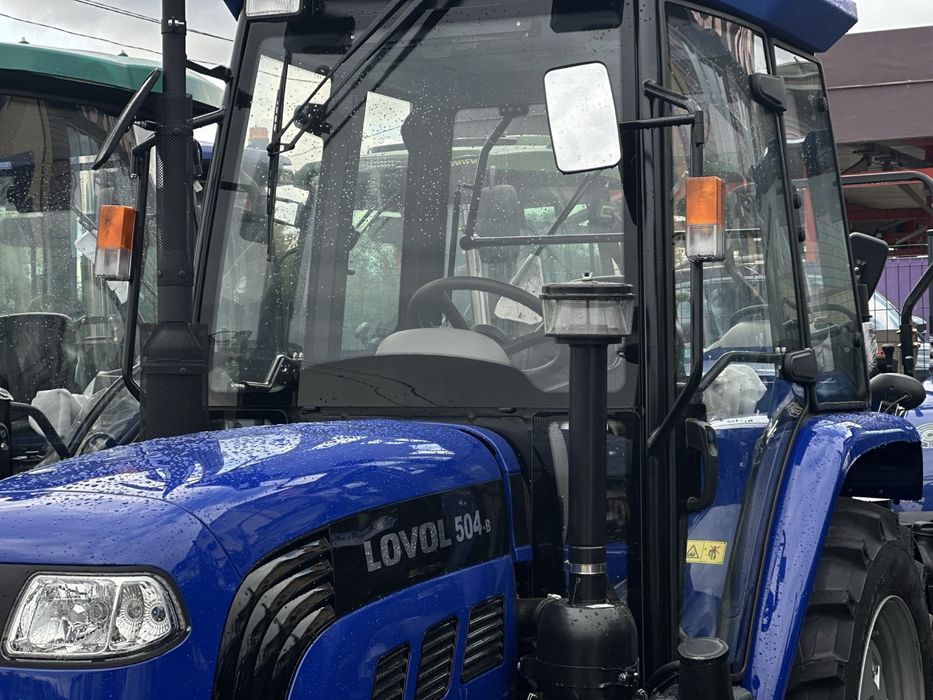 Трактор Ловол 504