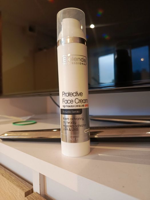 Bielenda Professional Krem ochronny do twarzy spf