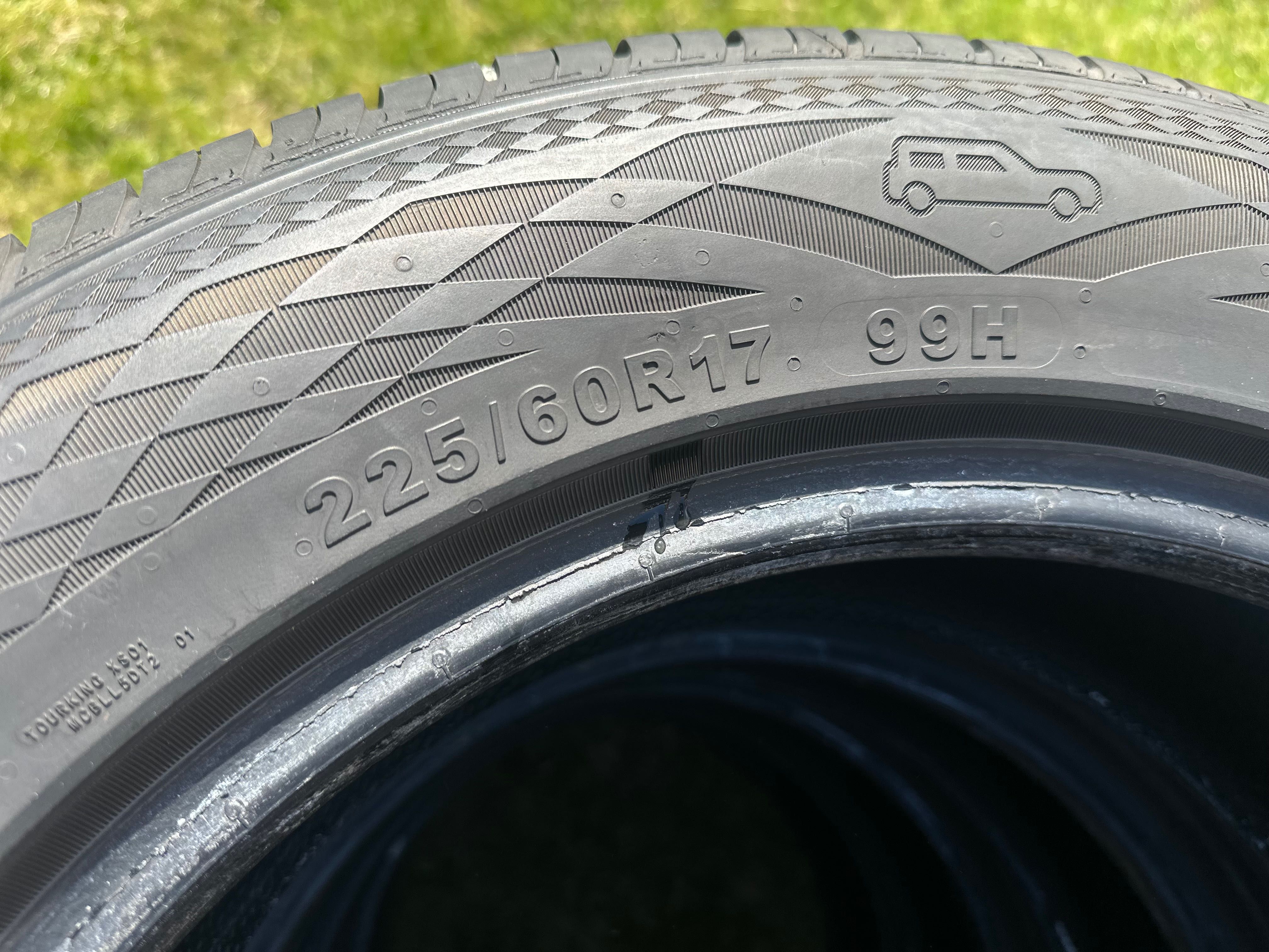Літня резина 225 60 R17 22рік