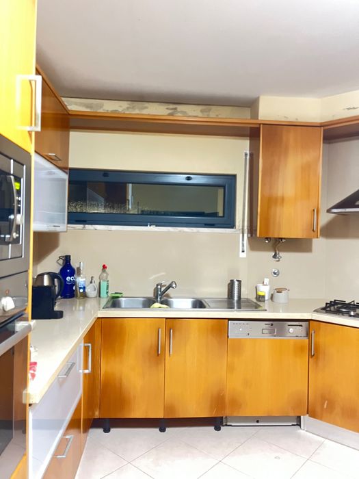 Cozinha com eletrodomésticos