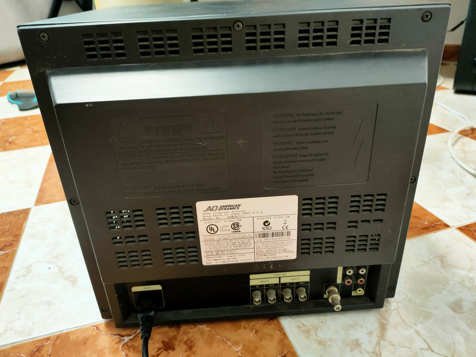 Monitor CRT American dynamics para retro gaming